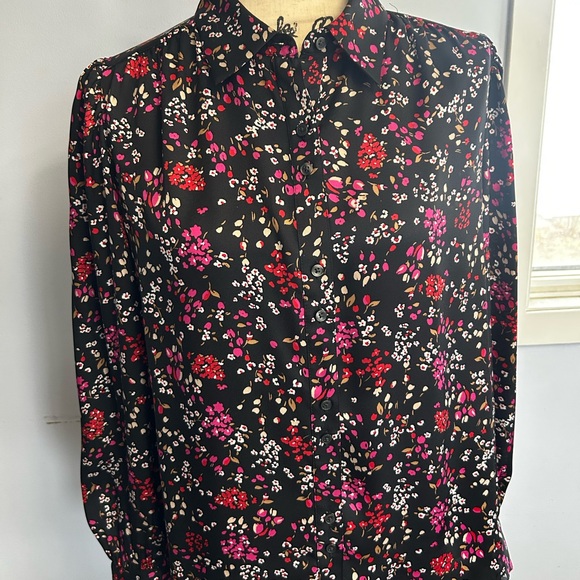 Ann Taylor Black Floral Button Down Shirt - Picture 1 of 8